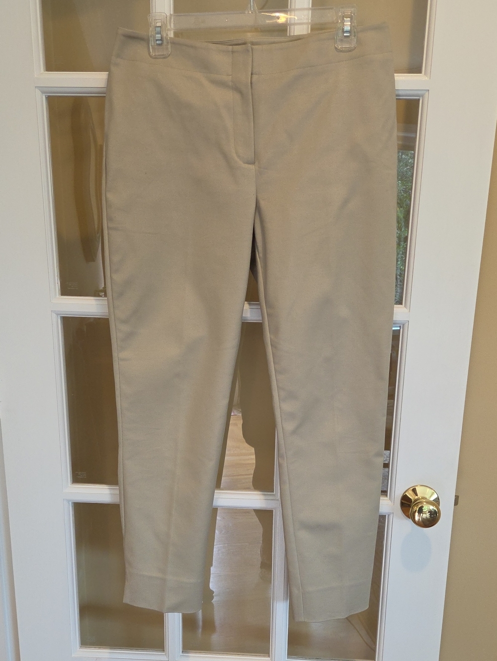 Chico's Slim Ankle Pants in Light Beige Size: Chico's .5 (S/6)